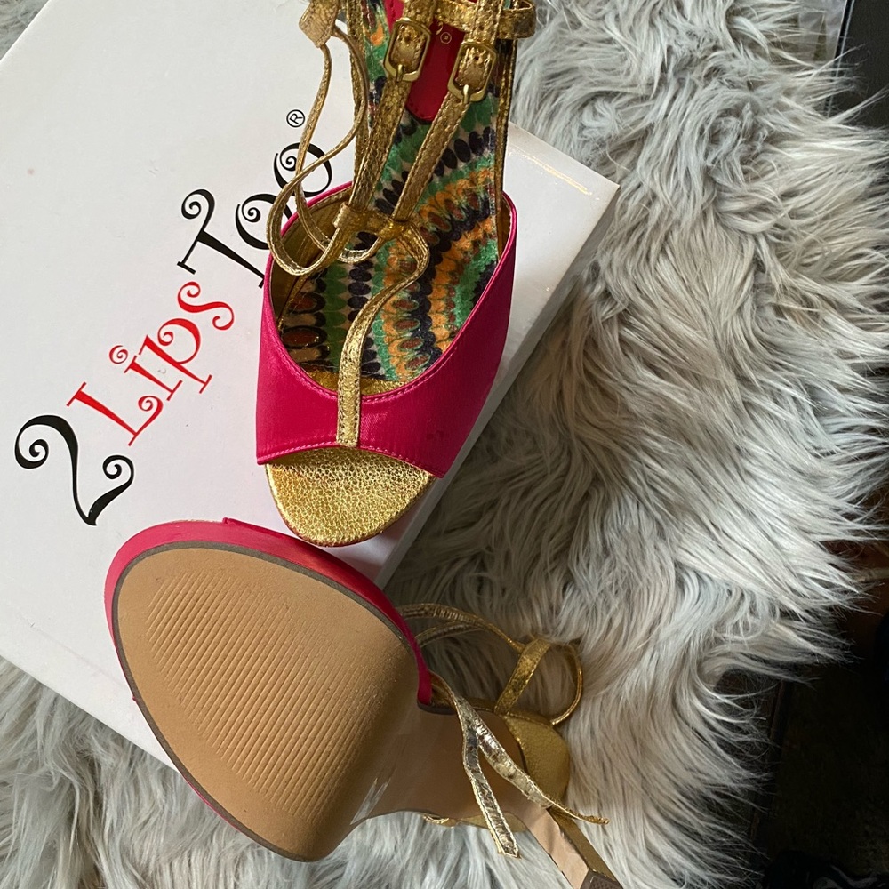 2 Lips Too Heels